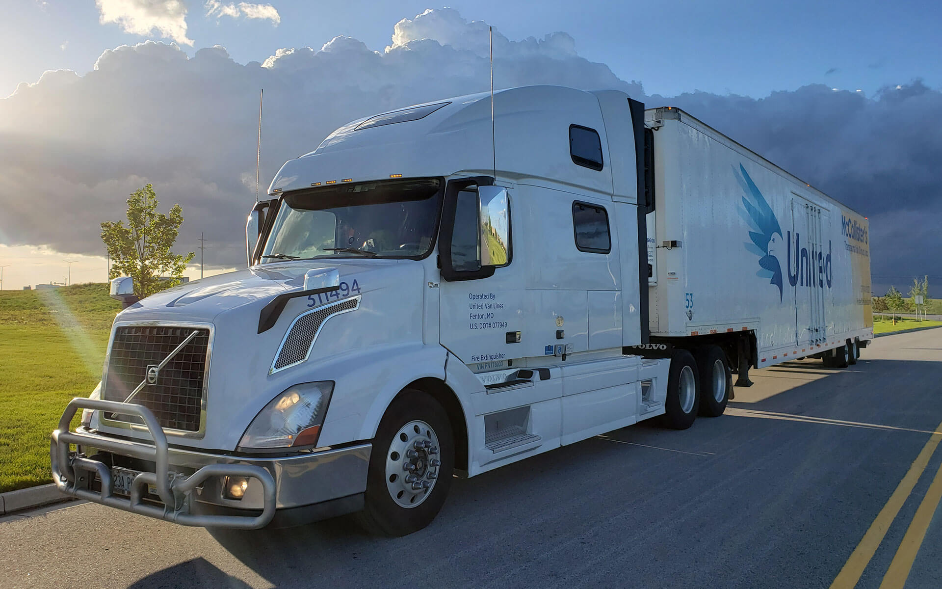 Office relocation trucks